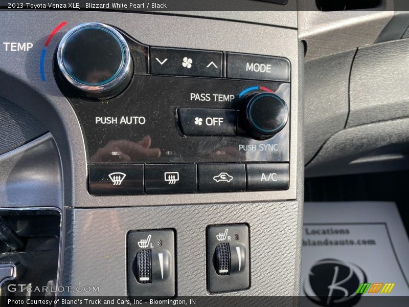 Blizzard White Pearl / Black 2013 Toyota Venza XLE