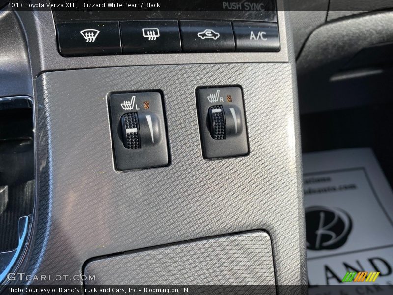 Blizzard White Pearl / Black 2013 Toyota Venza XLE