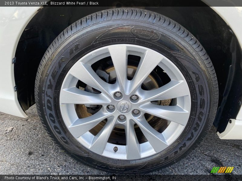 Blizzard White Pearl / Black 2013 Toyota Venza XLE
