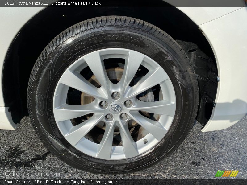 Blizzard White Pearl / Black 2013 Toyota Venza XLE