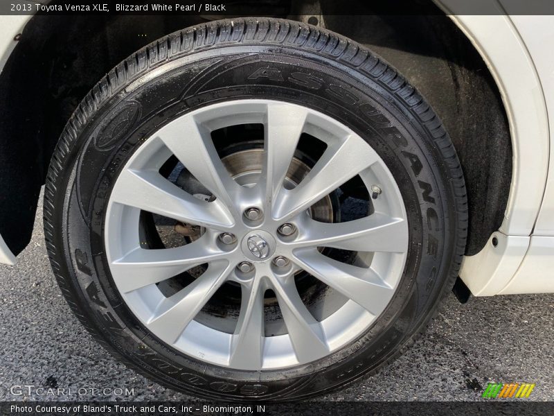 Blizzard White Pearl / Black 2013 Toyota Venza XLE