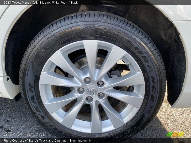 Blizzard White Pearl / Black 2013 Toyota Venza XLE