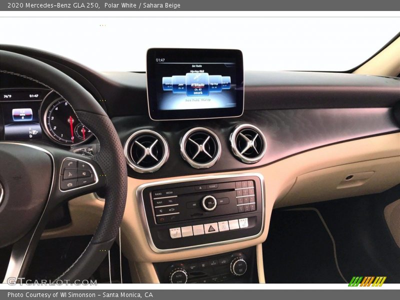 Polar White / Sahara Beige 2020 Mercedes-Benz GLA 250