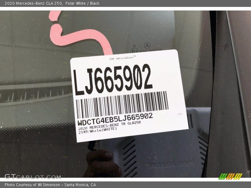 Polar White / Black 2020 Mercedes-Benz GLA 250