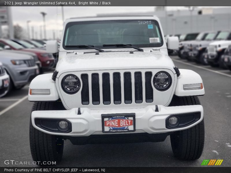 Bright White / Black 2021 Jeep Wrangler Unlimited Sahara 4x4