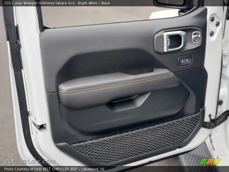 Bright White / Black 2021 Jeep Wrangler Unlimited Sahara 4x4