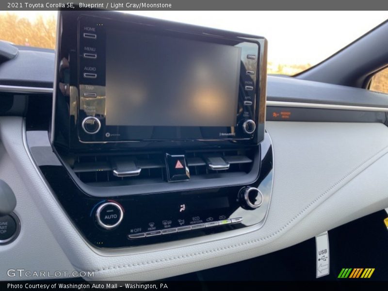Controls of 2021 Corolla SE