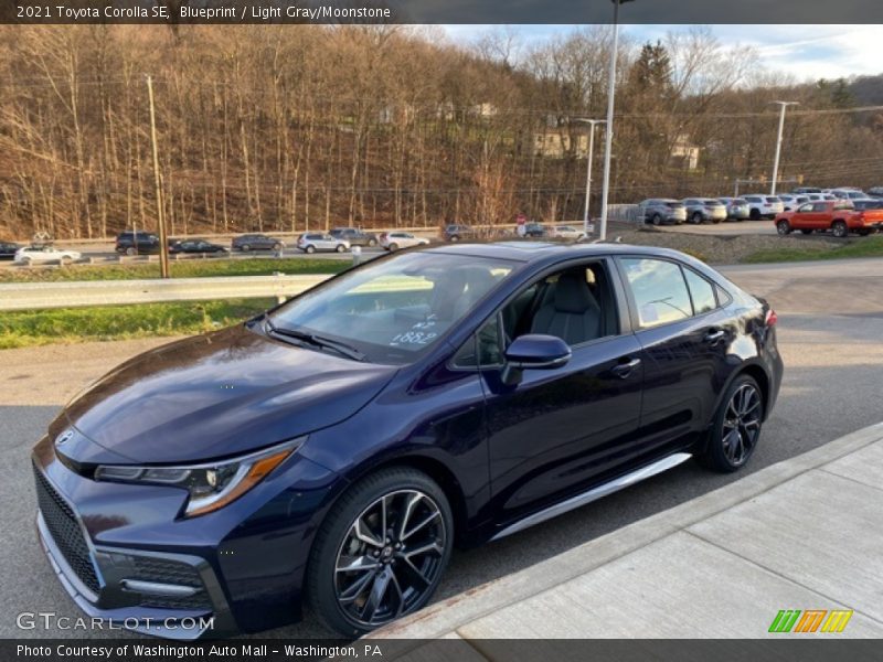 Front 3/4 View of 2021 Corolla SE