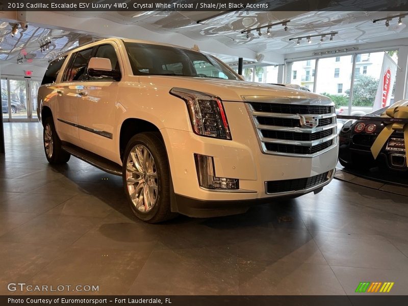 Crystal White Tricoat / Shale/Jet Black Accents 2019 Cadillac Escalade ESV Luxury 4WD