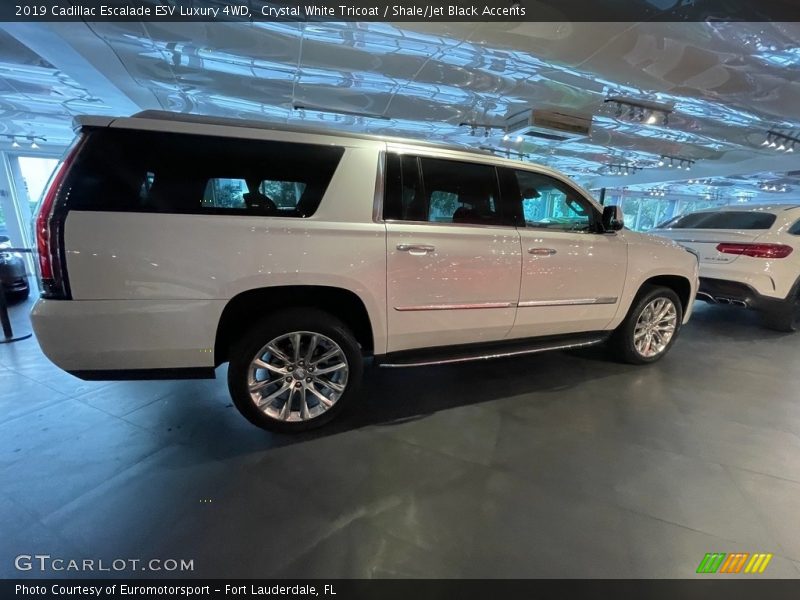 Crystal White Tricoat / Shale/Jet Black Accents 2019 Cadillac Escalade ESV Luxury 4WD