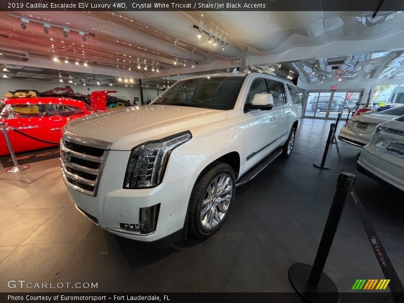 Crystal White Tricoat / Shale/Jet Black Accents 2019 Cadillac Escalade ESV Luxury 4WD