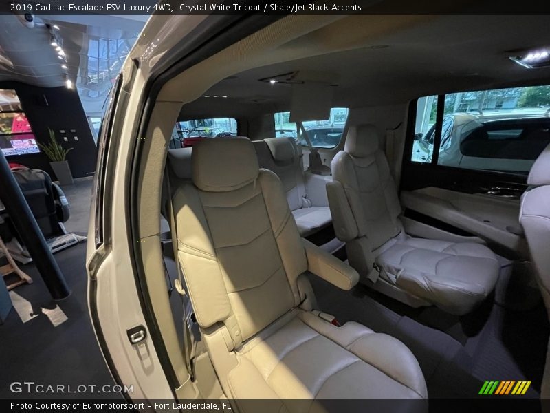 Crystal White Tricoat / Shale/Jet Black Accents 2019 Cadillac Escalade ESV Luxury 4WD