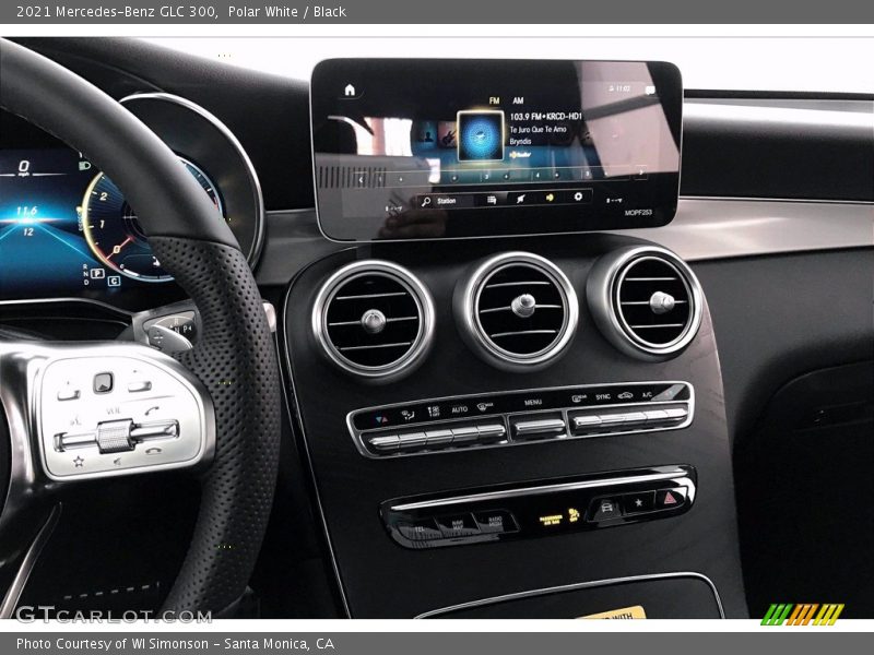 Polar White / Black 2021 Mercedes-Benz GLC 300