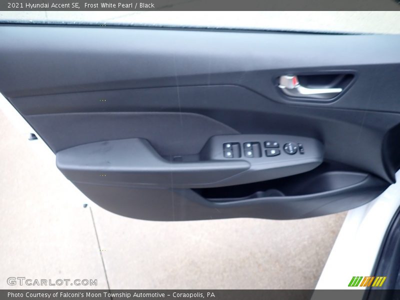 Frost White Pearl / Black 2021 Hyundai Accent SE
