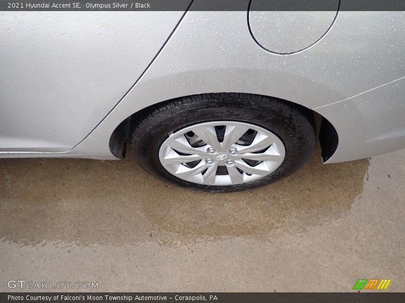 Olympus Silver / Black 2021 Hyundai Accent SE