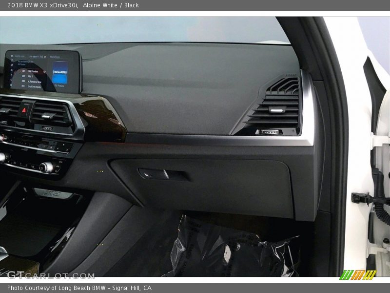 Alpine White / Black 2018 BMW X3 xDrive30i