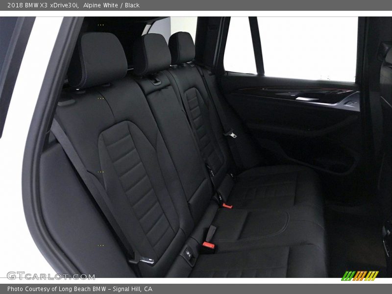 Alpine White / Black 2018 BMW X3 xDrive30i