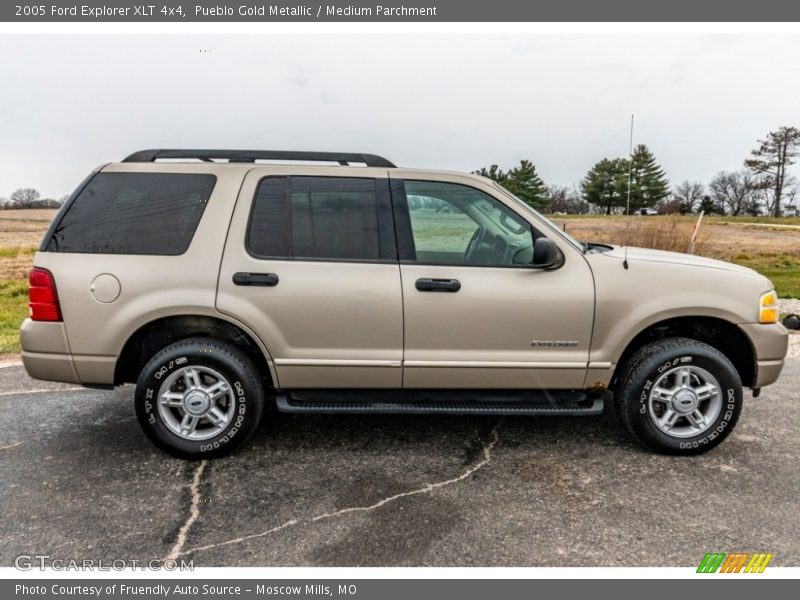 Pueblo Gold Metallic / Medium Parchment 2005 Ford Explorer XLT 4x4
