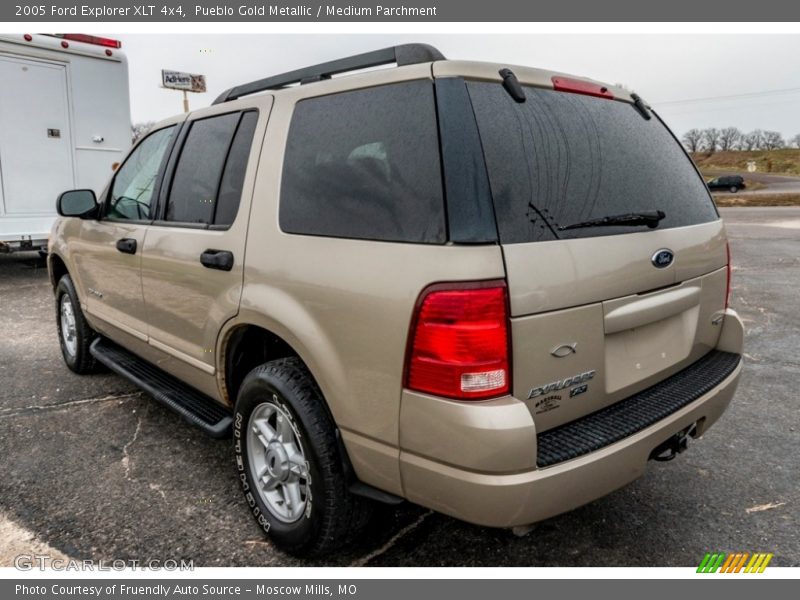 Pueblo Gold Metallic / Medium Parchment 2005 Ford Explorer XLT 4x4