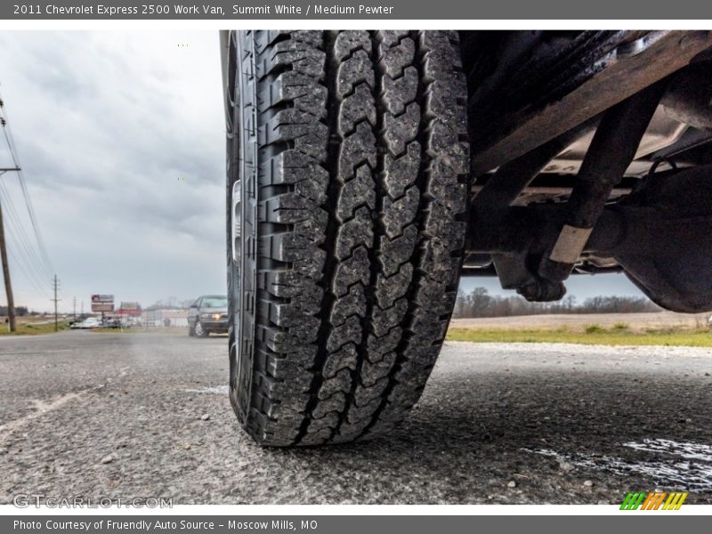 Summit White / Medium Pewter 2011 Chevrolet Express 2500 Work Van
