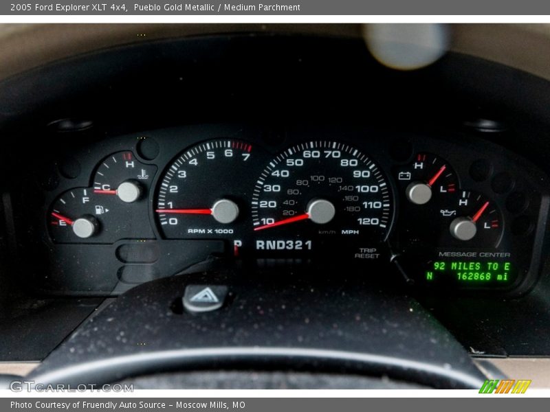 Pueblo Gold Metallic / Medium Parchment 2005 Ford Explorer XLT 4x4