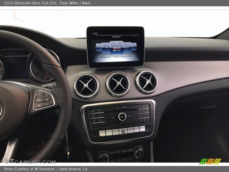 Polar White / Black 2020 Mercedes-Benz GLA 250