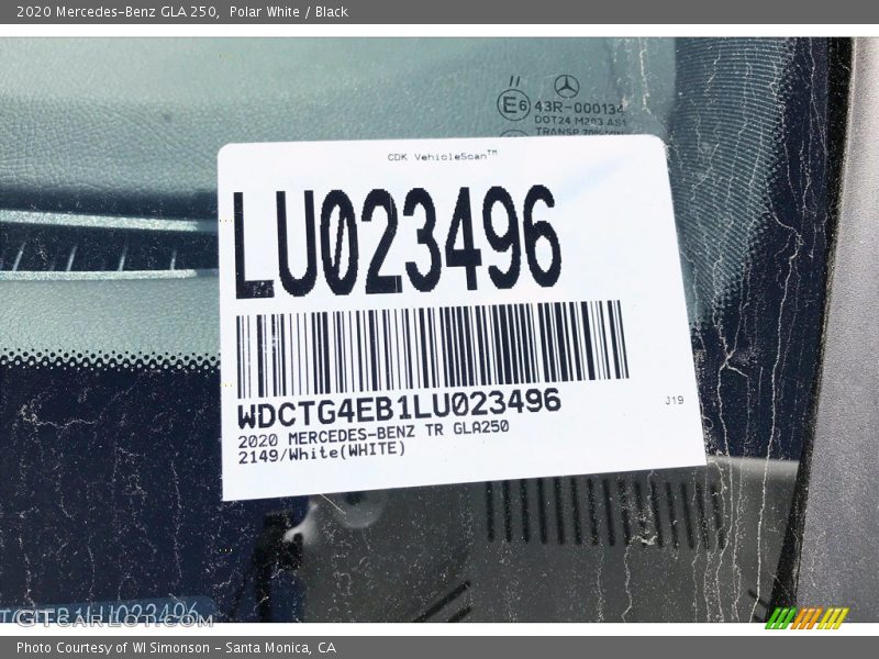 Polar White / Black 2020 Mercedes-Benz GLA 250