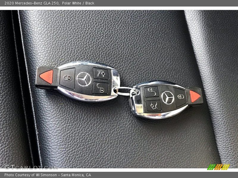Polar White / Black 2020 Mercedes-Benz GLA 250