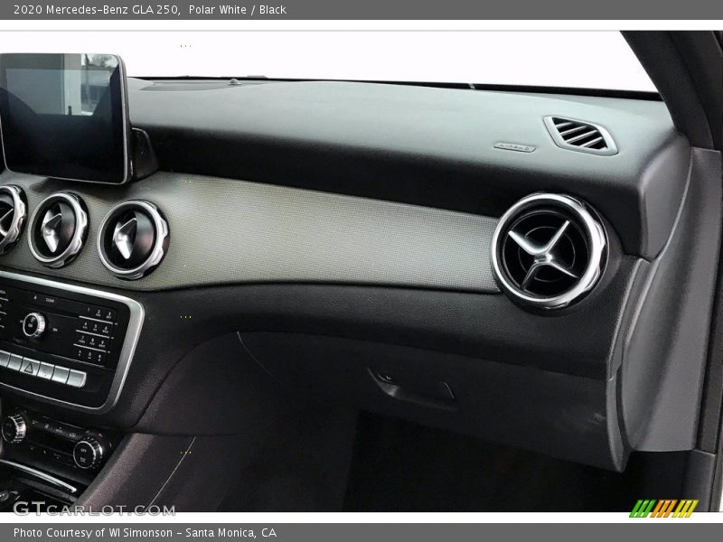 Polar White / Black 2020 Mercedes-Benz GLA 250