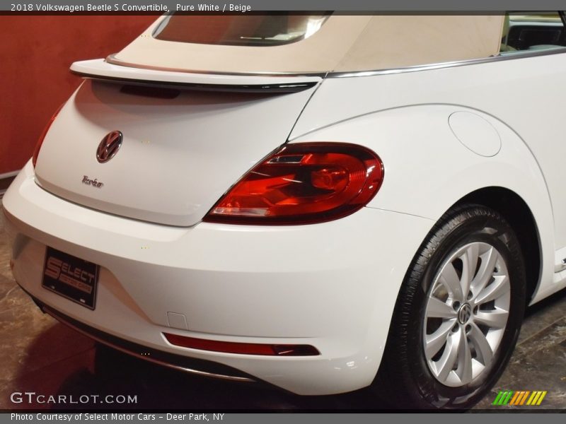 Pure White / Beige 2018 Volkswagen Beetle S Convertible