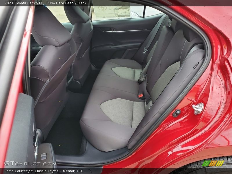 Ruby Flare Pearl / Black 2021 Toyota Camry LE
