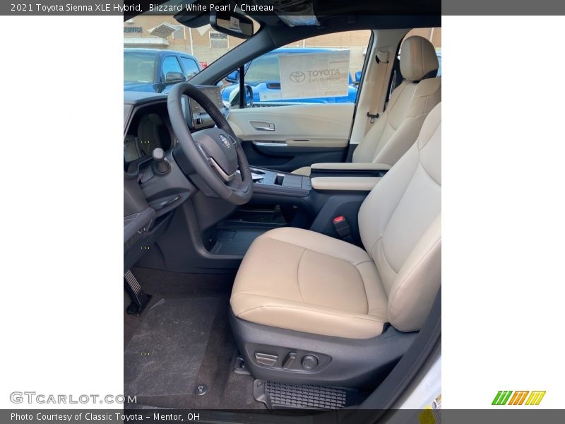 Blizzard White Pearl / Chateau 2021 Toyota Sienna XLE Hybrid