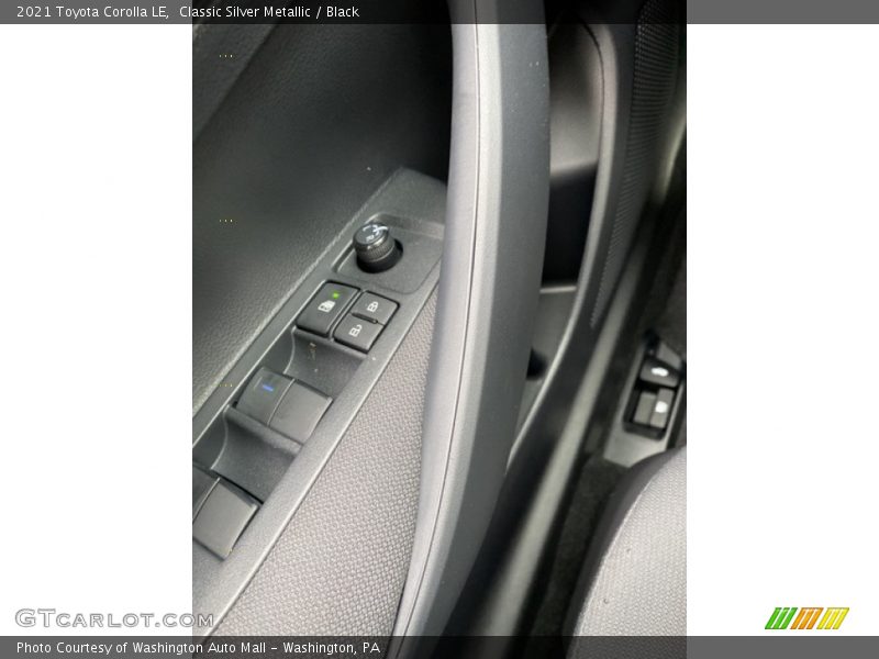 Classic Silver Metallic / Black 2021 Toyota Corolla LE