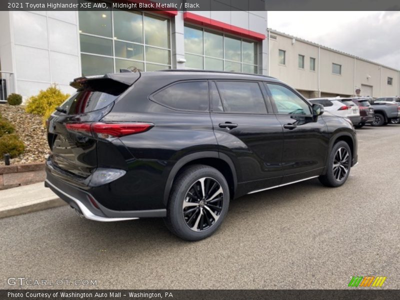 Midnight Black Metallic / Black 2021 Toyota Highlander XSE AWD