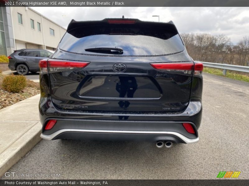 Midnight Black Metallic / Black 2021 Toyota Highlander XSE AWD