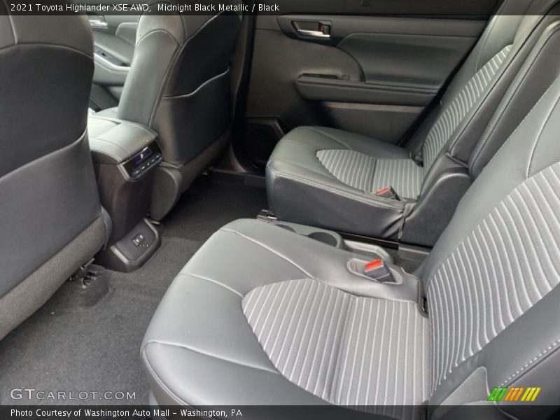 Midnight Black Metallic / Black 2021 Toyota Highlander XSE AWD
