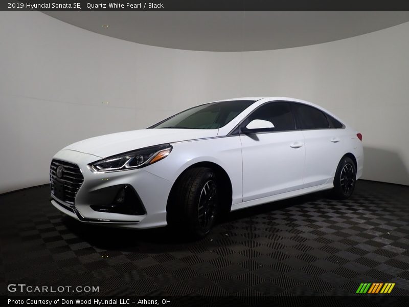 Quartz White Pearl / Black 2019 Hyundai Sonata SE