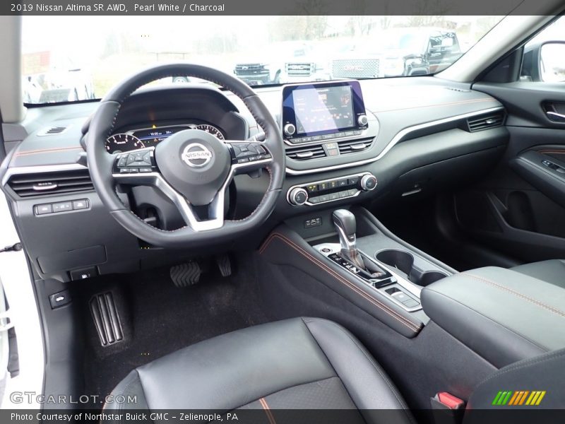  2019 Altima SR AWD Charcoal Interior