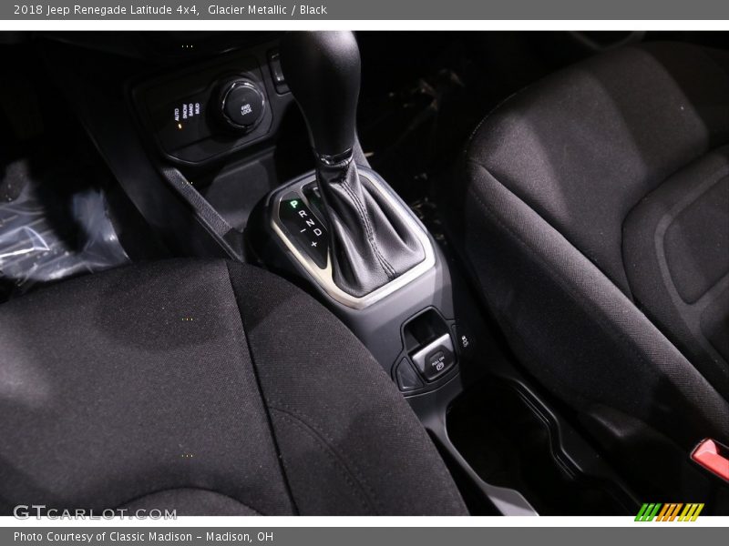 Glacier Metallic / Black 2018 Jeep Renegade Latitude 4x4
