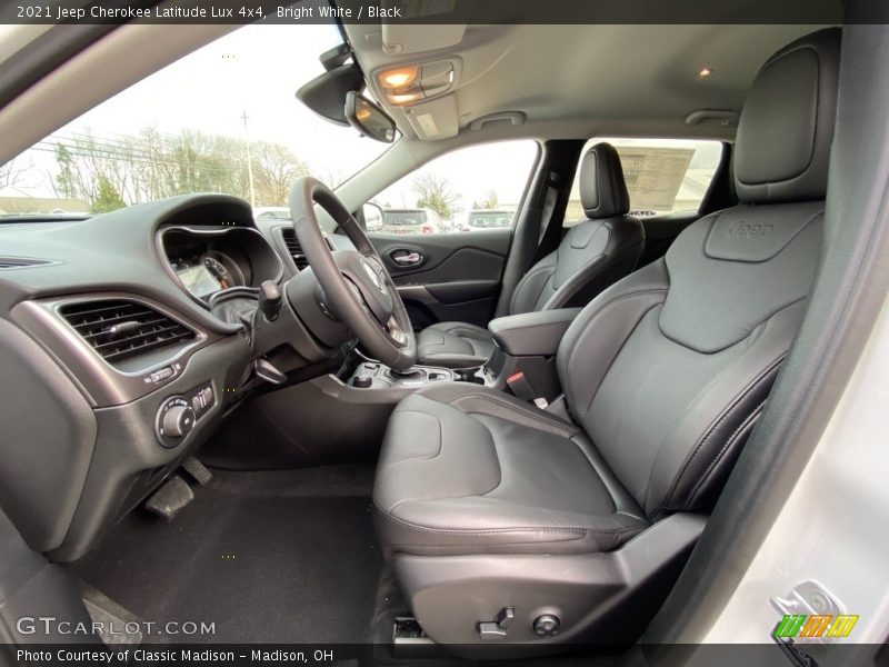 Bright White / Black 2021 Jeep Cherokee Latitude Lux 4x4