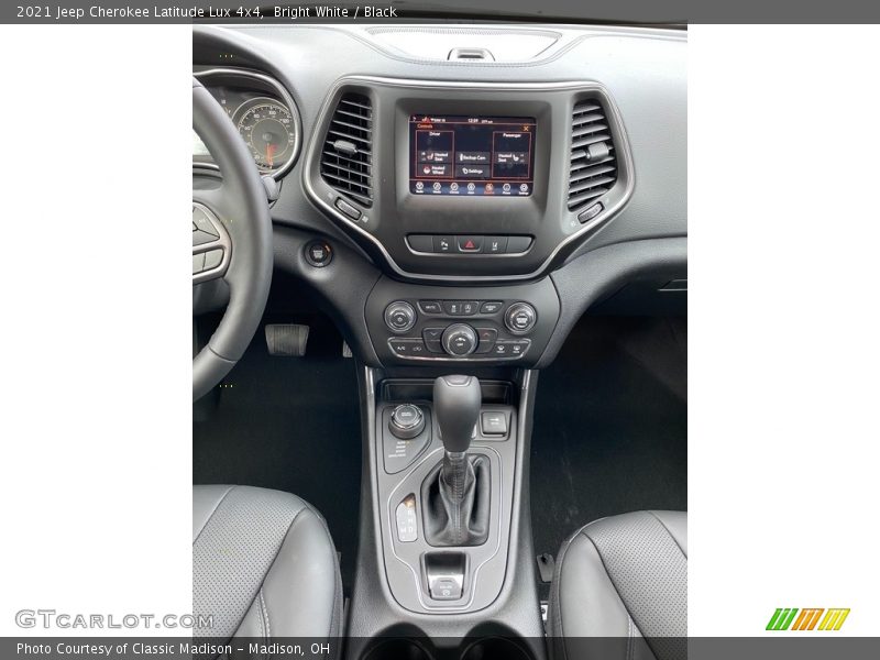 Bright White / Black 2021 Jeep Cherokee Latitude Lux 4x4
