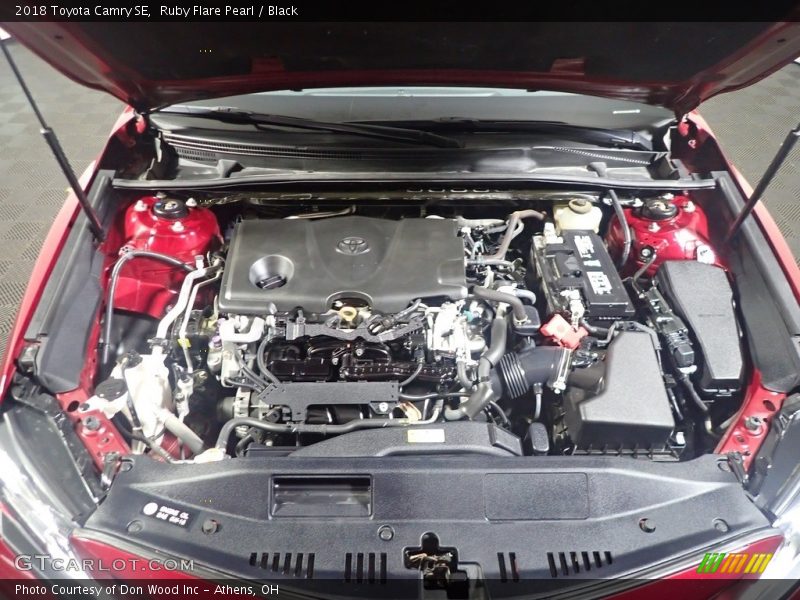 Ruby Flare Pearl / Black 2018 Toyota Camry SE