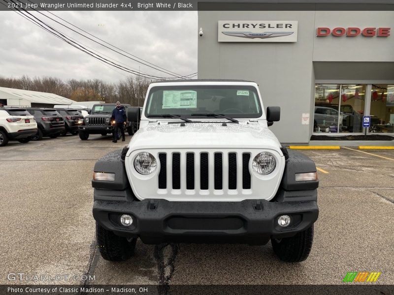 Bright White / Black 2021 Jeep Wrangler Unlimited Islander 4x4