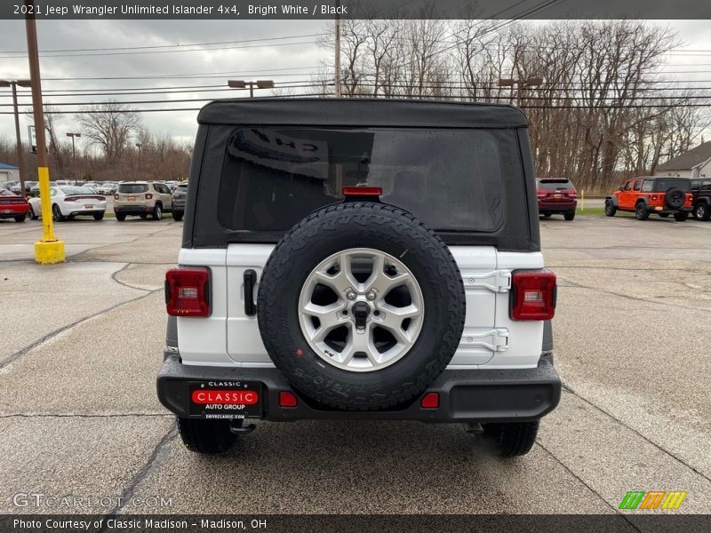 Bright White / Black 2021 Jeep Wrangler Unlimited Islander 4x4