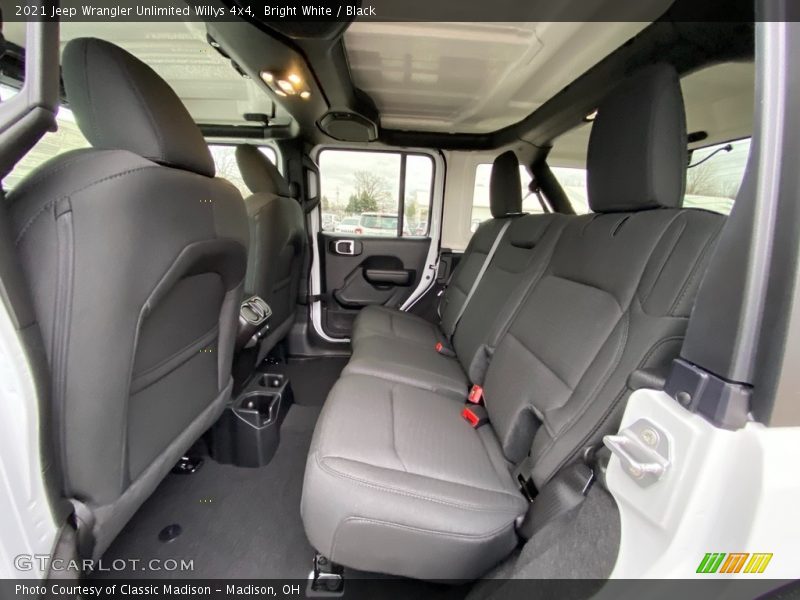 Bright White / Black 2021 Jeep Wrangler Unlimited Willys 4x4