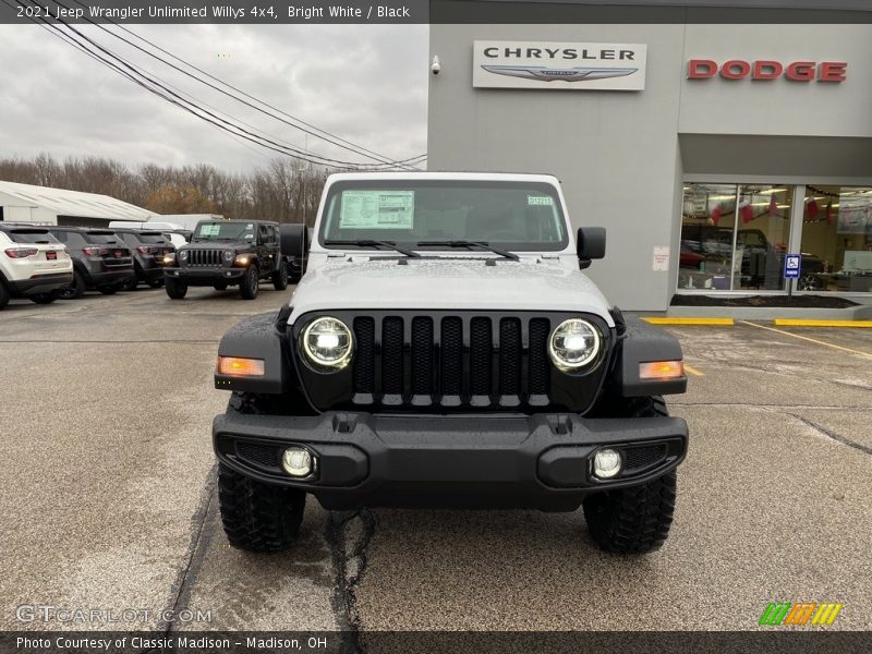 Bright White / Black 2021 Jeep Wrangler Unlimited Willys 4x4