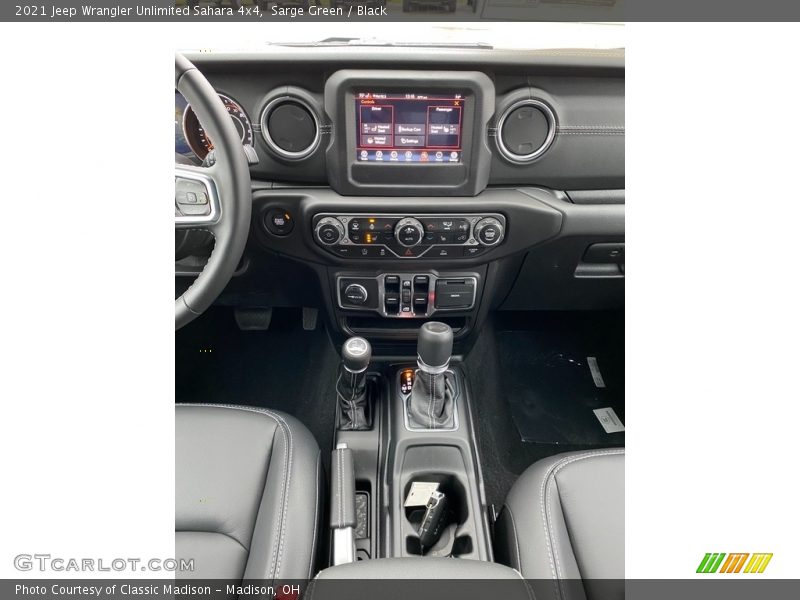 Controls of 2021 Wrangler Unlimited Sahara 4x4