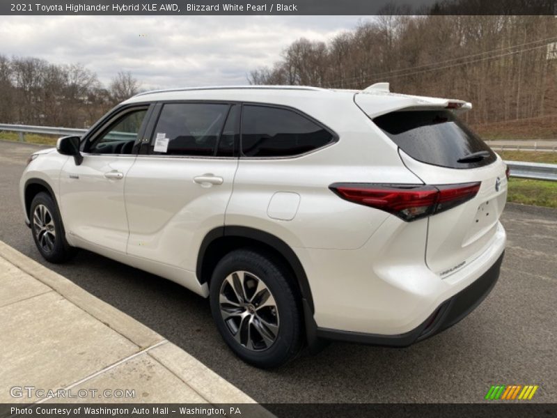 Blizzard White Pearl / Black 2021 Toyota Highlander Hybrid XLE AWD