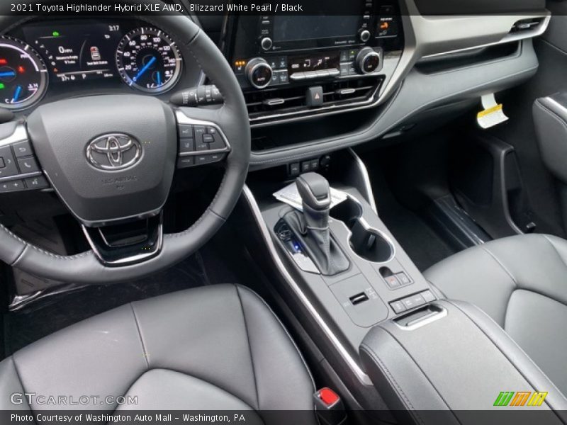 Blizzard White Pearl / Black 2021 Toyota Highlander Hybrid XLE AWD