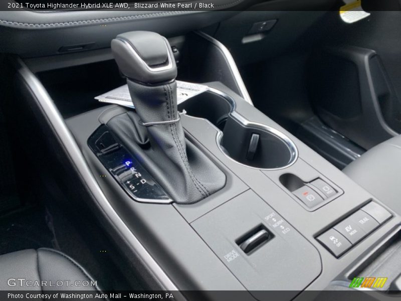 Blizzard White Pearl / Black 2021 Toyota Highlander Hybrid XLE AWD